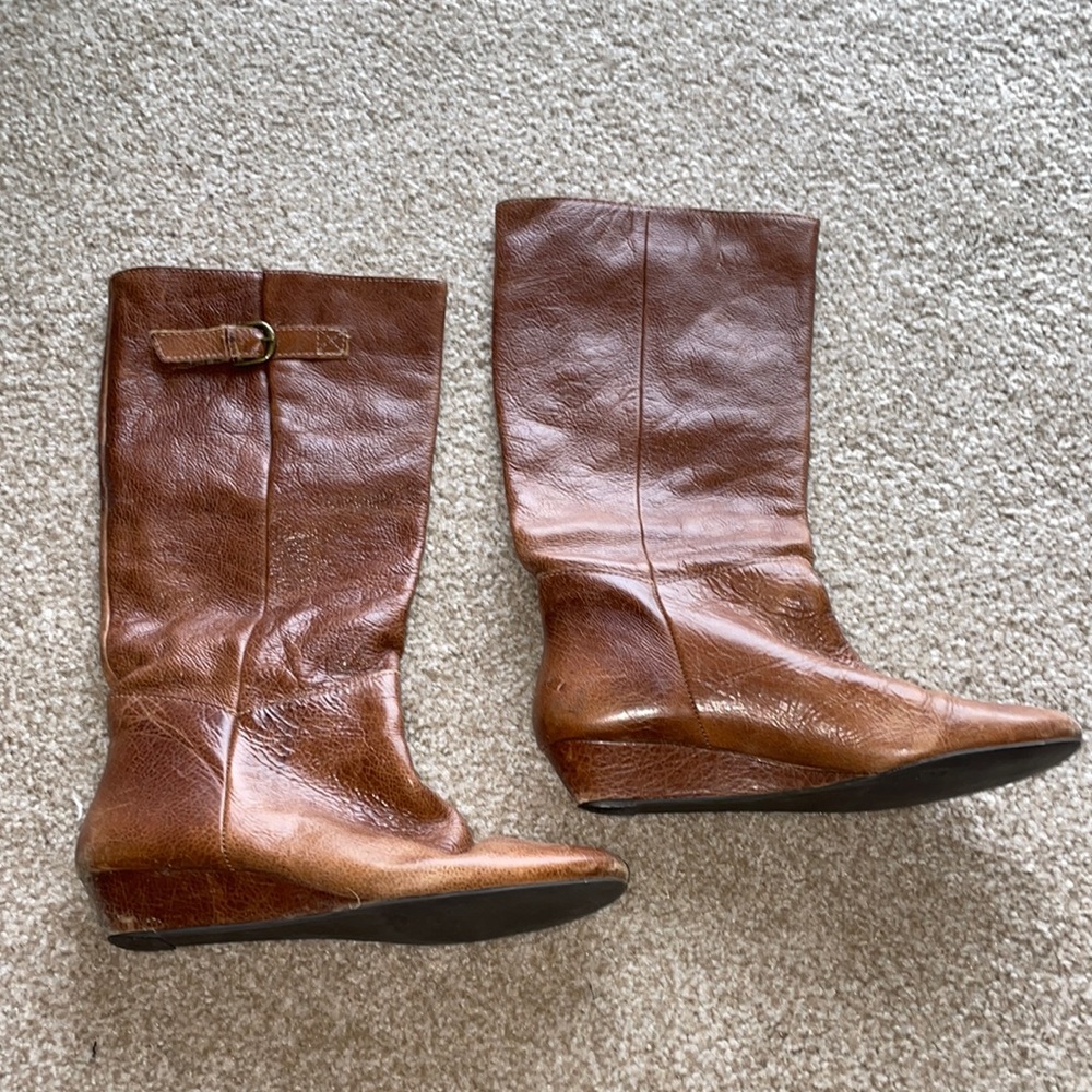 Brown/tan tall knee high boots
